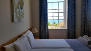 The Walden Suites-Comfort Room SeaView